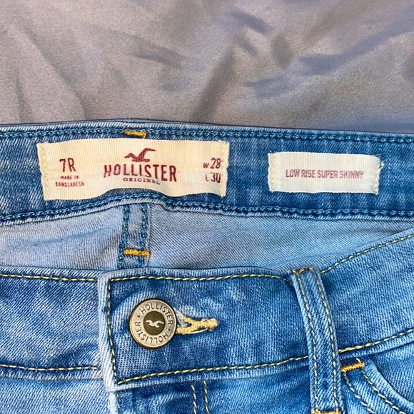 Hollister Ripped Jeans Super Skinny - Picture 3 of 4